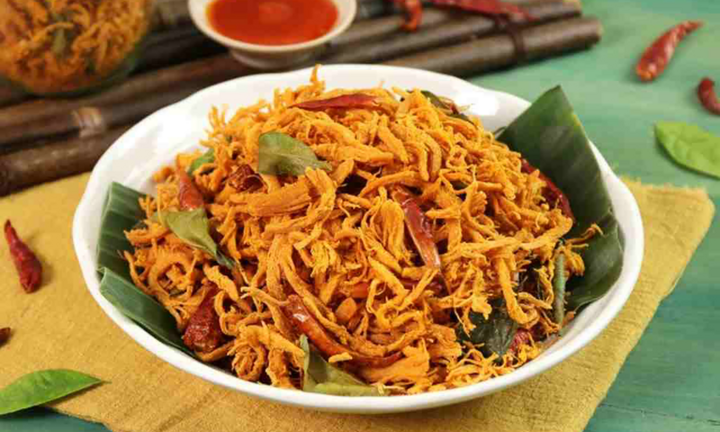 Sau bánh chưng, thịt gà 'ế' từ Tết được hội bếp đảm nấu thành 3 món siêu ngon