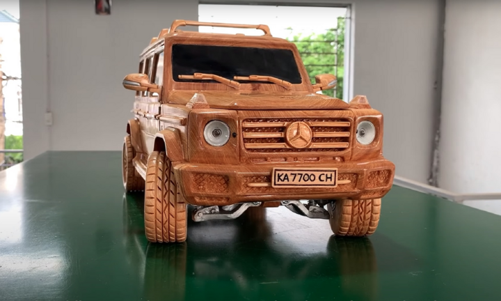 Chiêm ngưỡng Mercedes-Benz G 500 bằng gỗ cực đẹp của thợ Việt