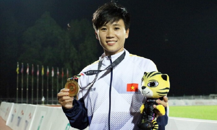 Video: Bố mẹ tiền vệ Tuyết Dung tiết lộ tiêu chuẩn chọn con rể