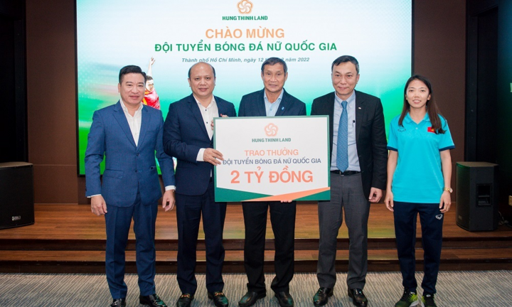 Hưng Thịnh Land trao thưởng 2 tỷ đồng cho đội tuyển bóng đá nữ quốc gia Việt Nam