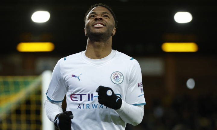 Sterling lập hattrick, Man City vùi dập Norwich