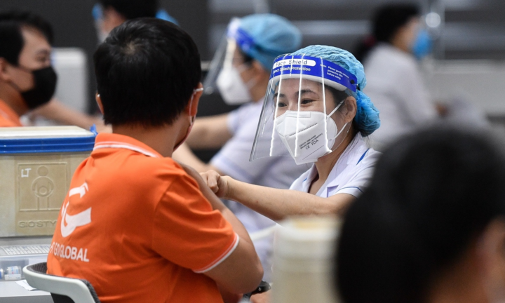 F0 ở miền Bắc tăng, Bộ Y tế hối thúc địa phương đẩy nhanh tiêm vaccine COVID-19