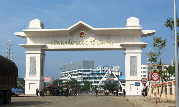 Trung Quốc tạm ngừng nhập khẩu hàng hóa qua cửa khẩu Hà Khẩu-Lào Cai