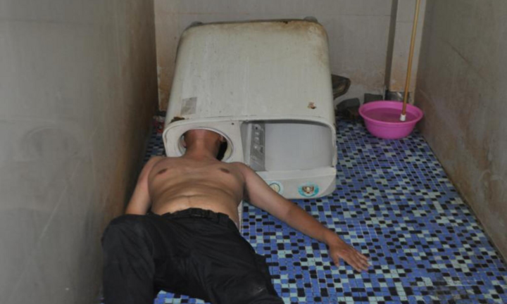 Lạ đời những tình huống mắc kẹt không tưởng, cần lắm một lời giải thích