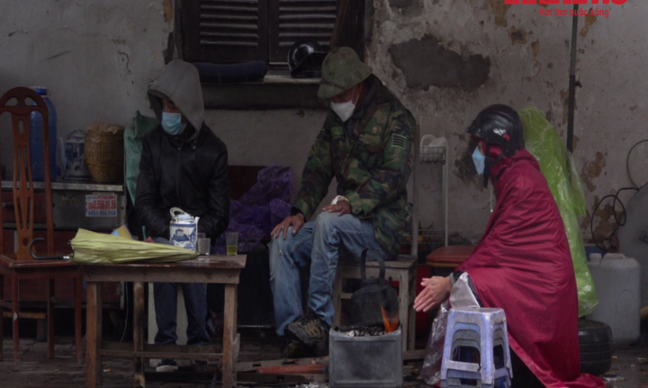 Video: Người lao động mưu sinh dưới cái lạnh 'cắt da cắt thịt' ở Hà Nội