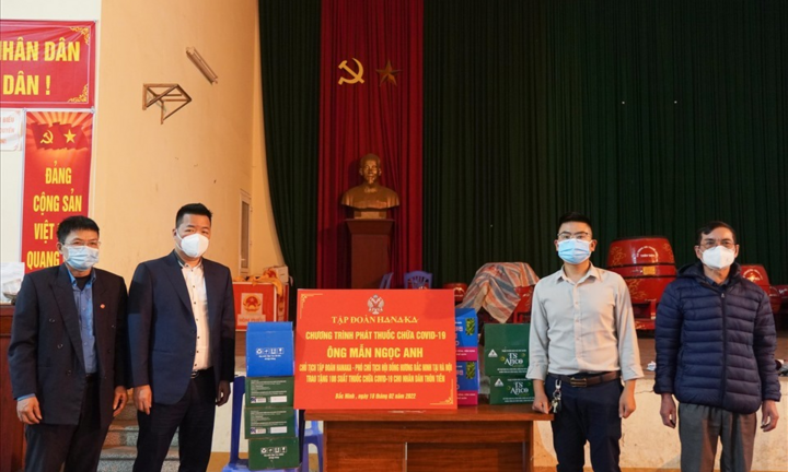 Tặng thực phẩm hỗ trợ điều trị COVID-19 cho 1.000 hộ dân ở Bắc Ninh