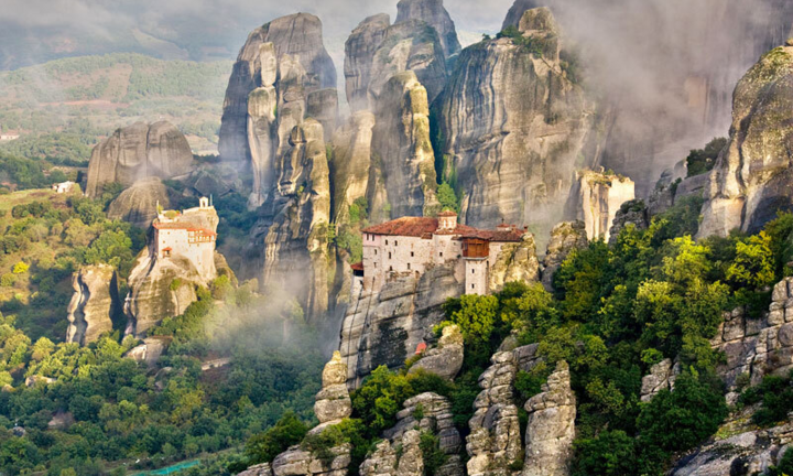 Tu viện ‘trên mây’ - kỳ quan lơ lửng trên không xây bởi con người gây ngỡ ngàng