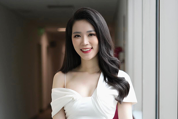 Nhan sắc Hải Yến - MC mới của 'Chuyển động 24h' 