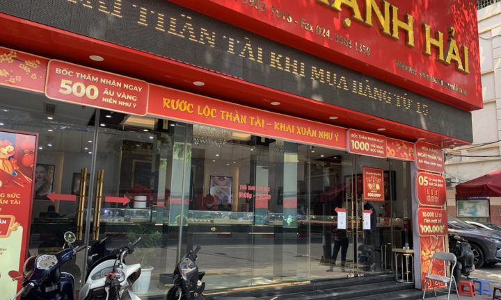 Thị trường trầm lắng trong ngày giá vàng đắt nhất lịch sử