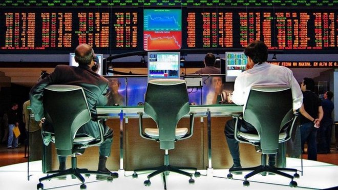 Thị trường chứng khoán Nga bốc hơi 200 tỷ USD