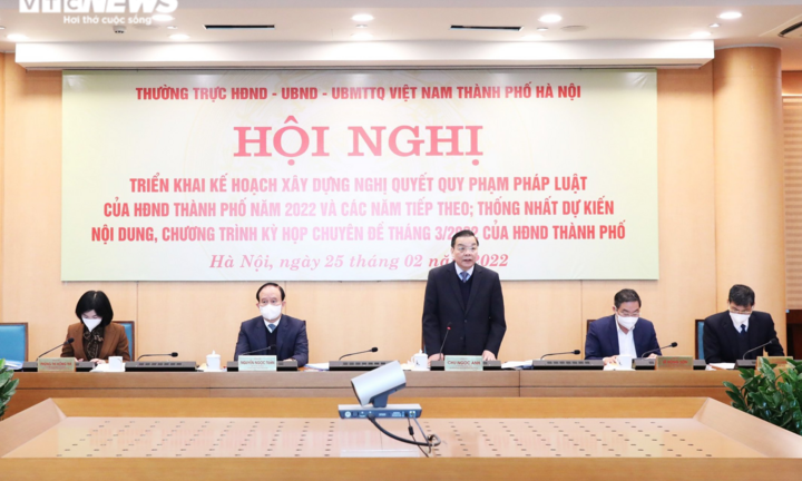 Chủ tịch Hà Nội phê bình sở, ngành chậm, nợ ban hành văn bản pháp luật