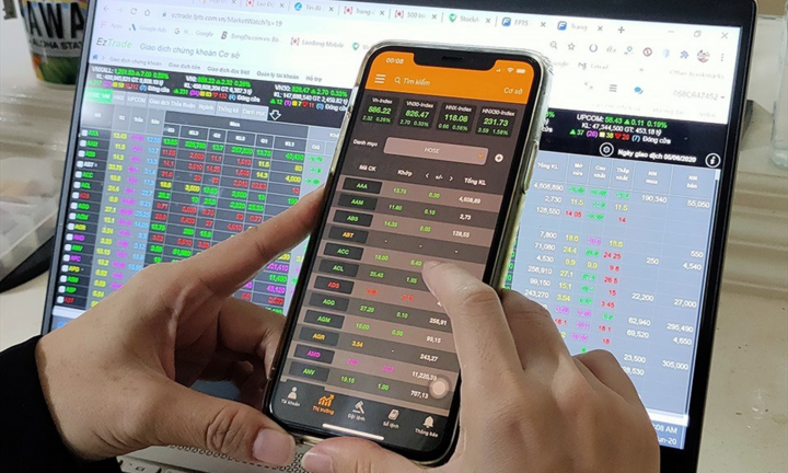 Bán mạnh cuối phiên, VN-Index không giữ được mốc 1.500