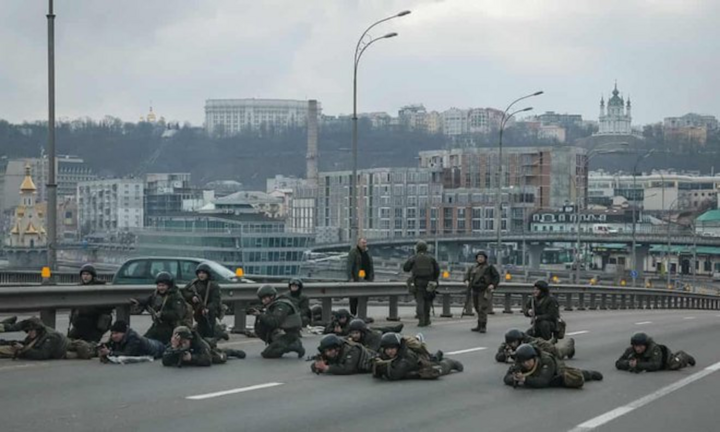 Tổng thống Ukraine kêu đàm phán, Nga đáp lời