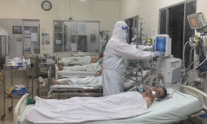 Nam điều dưỡng luôn trong tâm thế sẵn sàng đi chống dịch