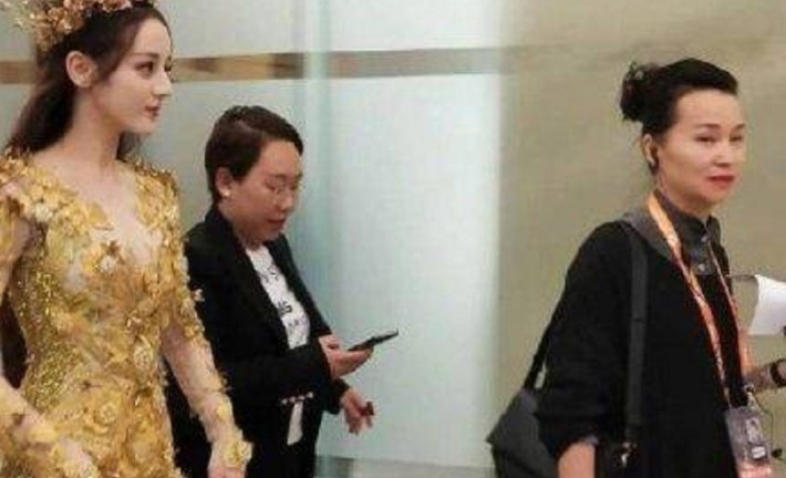 Bị người đi đường chụp trộm, mỹ nhân Hoa ngữ nào vẫn đẹp 'ngút trời'?