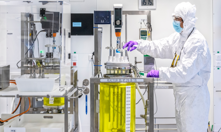 Sanofi và GSK xin cấp phép đối với vaccine COVID-19