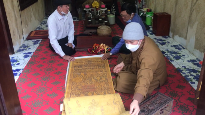Video: Ngắm 13 sắc phong thời Lê, Nguyễn trong ngôi chùa cổ ở Hải Dương