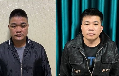 Cảnh sát phá 4 lớp cửa, bắt quả tang 14 F0 đang sát phạt nhau trên chiếu bạc