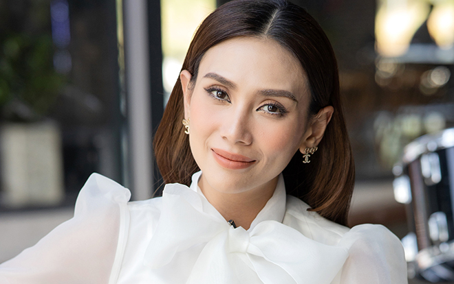 Xóa bỏ hình tượng 'soái tỷ giải trí', Võ Hoàng Yến làm MC dẫn show tài chính