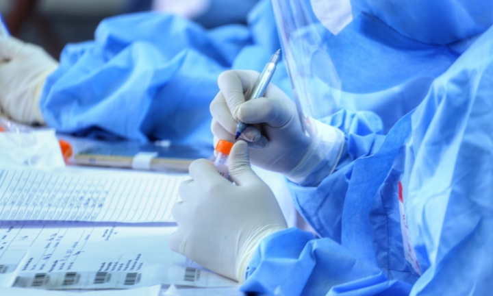 Bộ Y tế: Chưa nên coi dịch COVID-19 là 'bệnh lưu hành'