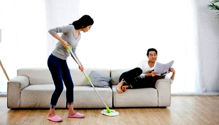 Đừng tặng hoa 8/3 rồi hôm sau lại bắt vợ làm osin cho cả nhà