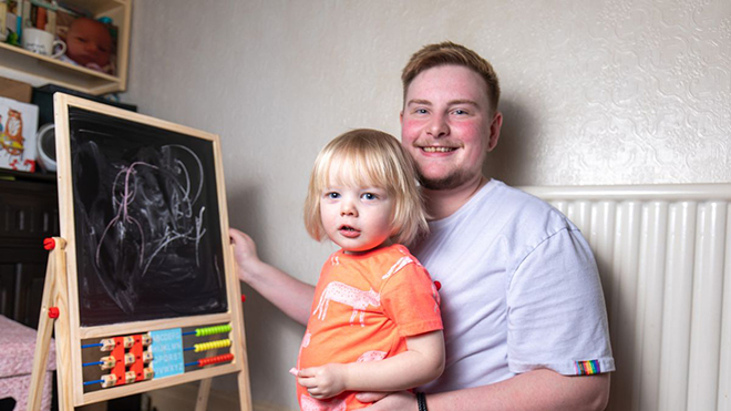 Oái oăm chuyện người đàn ông mang thai khi đang chuyển giới