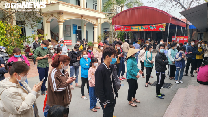 Chuyên gia: Thủ tục xác nhận F0 rườm rà khiến người dân ngại khai báo