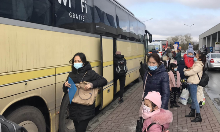 Thêm 270 công dân Việt Nam sơ tán từ Ukraine về nước trong ngày 10/3