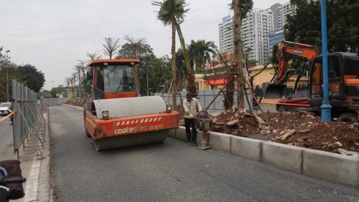 Video: Công trường thi công đường Hoàng Quốc Việt, Hà Nội lên 8 làn xe