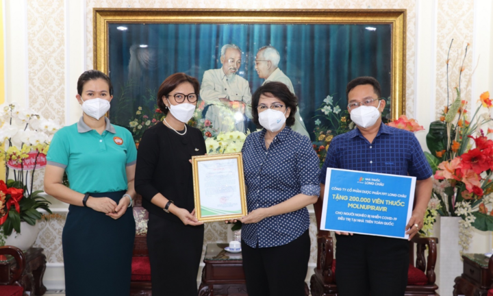 FPT Long Châu tặng 200.000 viên thuốc đặc trị COVID Molnupiravir cho người nghèo