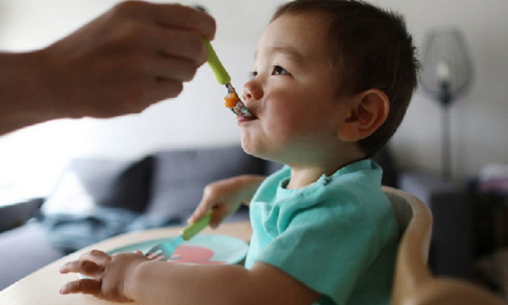 Vì sao trẻ sau 6 tháng tuổi thường bị thiếu kẽm, sắt?