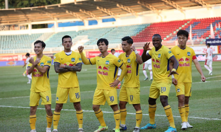 Trực tiếp bóng đá HAGL 2-2 Viettel: Hữu Thắng kiến tạo đẳng cấp 