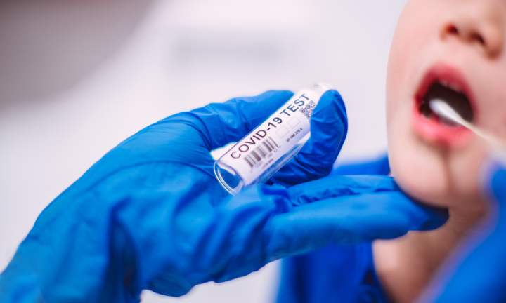 Khi nào mới cho trẻ đi khám hậu COVID-19?