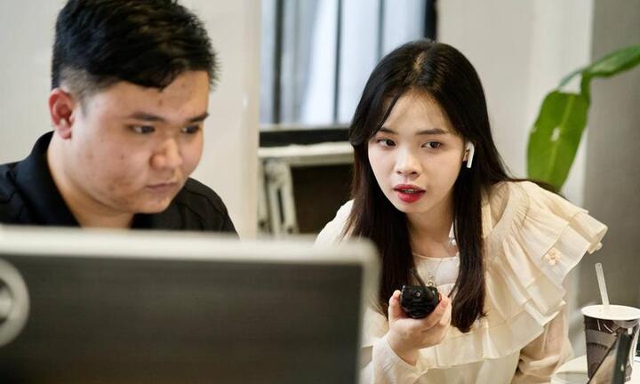 Sinh viên Hà thành tư vấn tuyển sinh online cho học sinh THPT Chuyên Sơn La