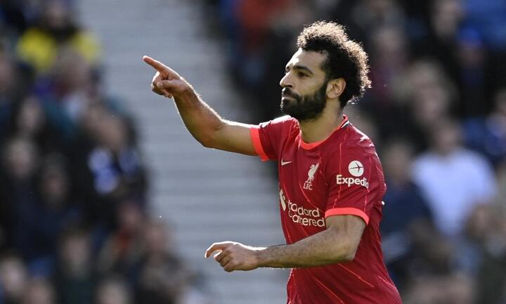 Thắng dễ Brighton, Liverpool áp sát Man City