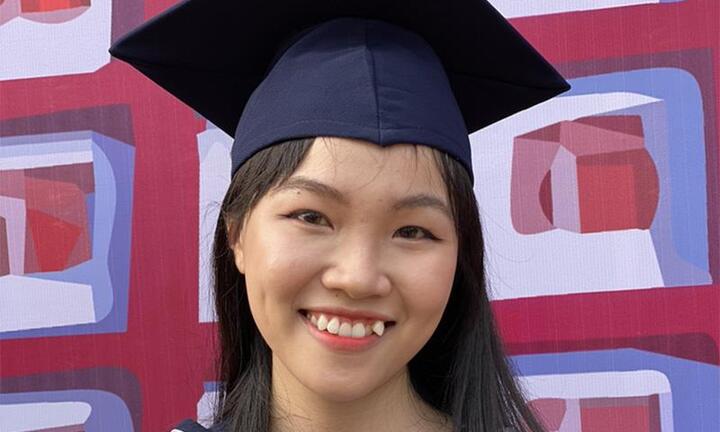 Nữ sinh tốt nghiệp loại giỏi cùng lúc hai ngành