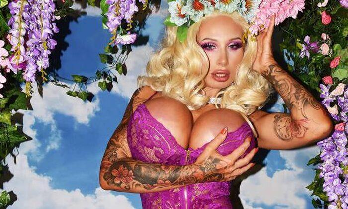 Nổ ngực khi bơm silicon, diễn viên người Anh kêu gọi giúp đỡ