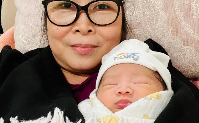 NSND Hồng Vân khoe cháu ngoại 6 tuần tuổi đã 'biết huýt sáo'