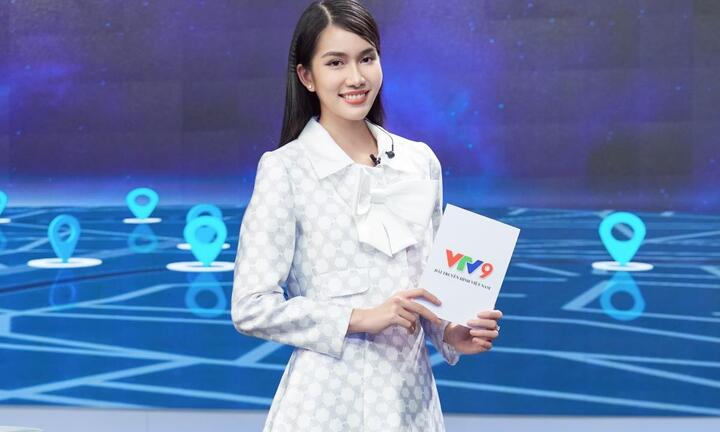Á hậu Phương Anh làm MC 'Toàn cảnh 24h' của VTV