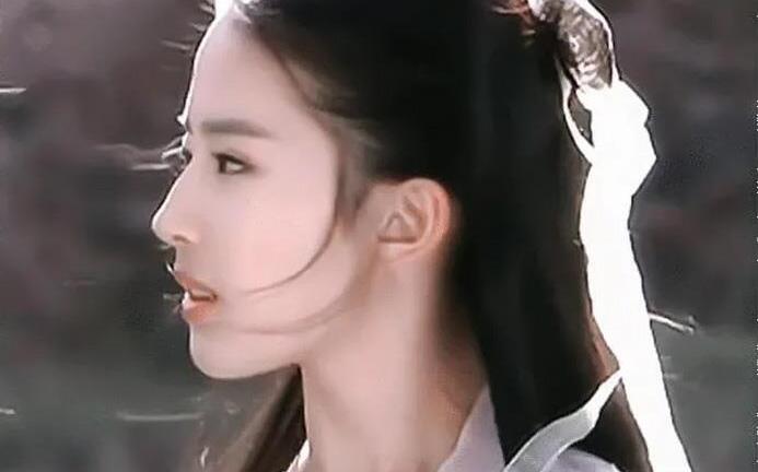 Dân mạng lại sôi sục vì nhan sắc thoát tục của Lưu Diệc Phi năm 19 tuổi