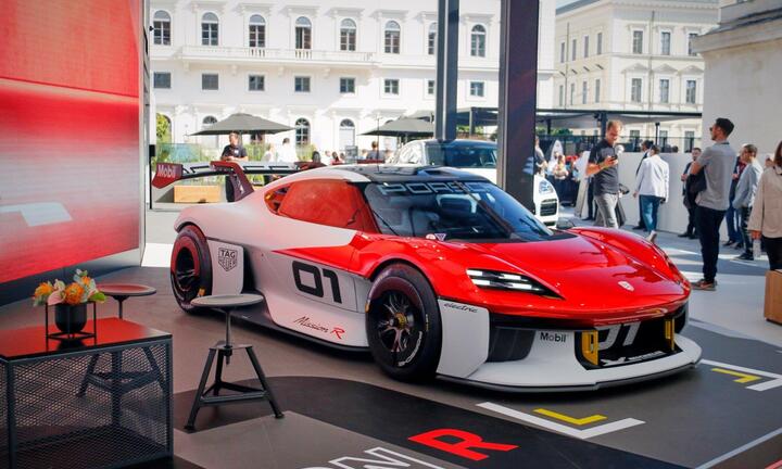 Porsche 718 Boxster và Cayman trở thành xe điện vào năm 2025