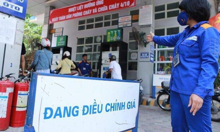 Thường vụ Quốc hội xem xét đề xuất hạ giá xăng dầu trong tuần này