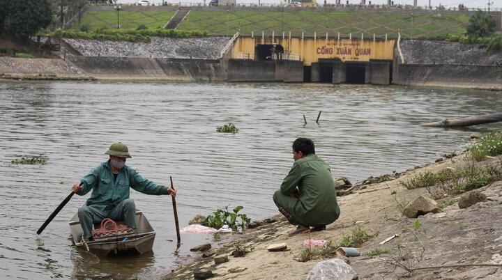 Sông Hồng đang chết dần