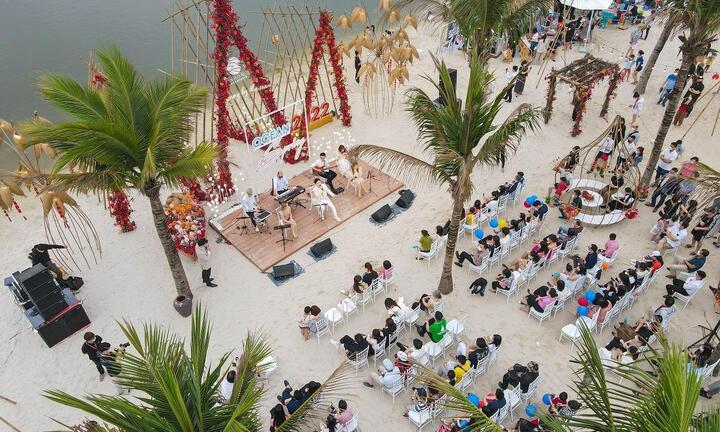 'Quận Ocean' – điểm hẹn 'mùa bình thường… nay đã về'
