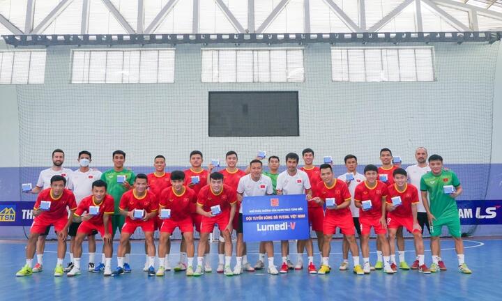 TPBVSK Lumedi-V hỗ trợ tăng cường sức khoẻ đường hô hấp cùng các VĐV Futsal