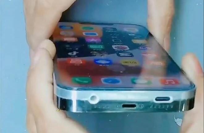 Bản 'độ' của iPhone 13 Pro Max có 2 viên pin