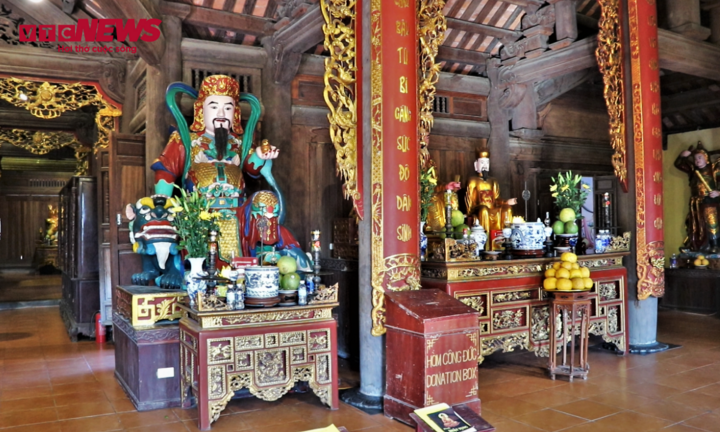 Video: Chiêm ngưỡng ngôi chùa làm từ gỗ lim độc nhất ở Hà Tĩnh