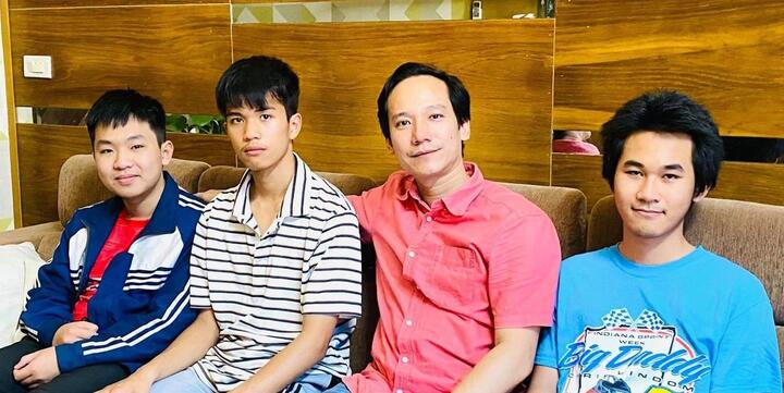 Đôi bạn từ lớp 1 cùng giành giải nhất môn Toán quốc gia