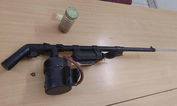 Người đàn ông tự chế súng, bắn vỡ kính nhiều nhà dân ở Hải Phòng khai gì?