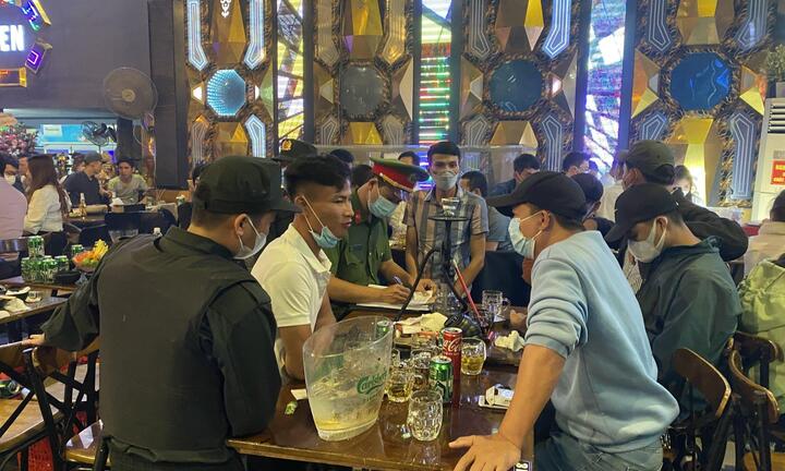 Pub Beer ở Huế 'núp bóng' nhà hàng hoạt động xuyên đêm, tàng trữ ma tuý